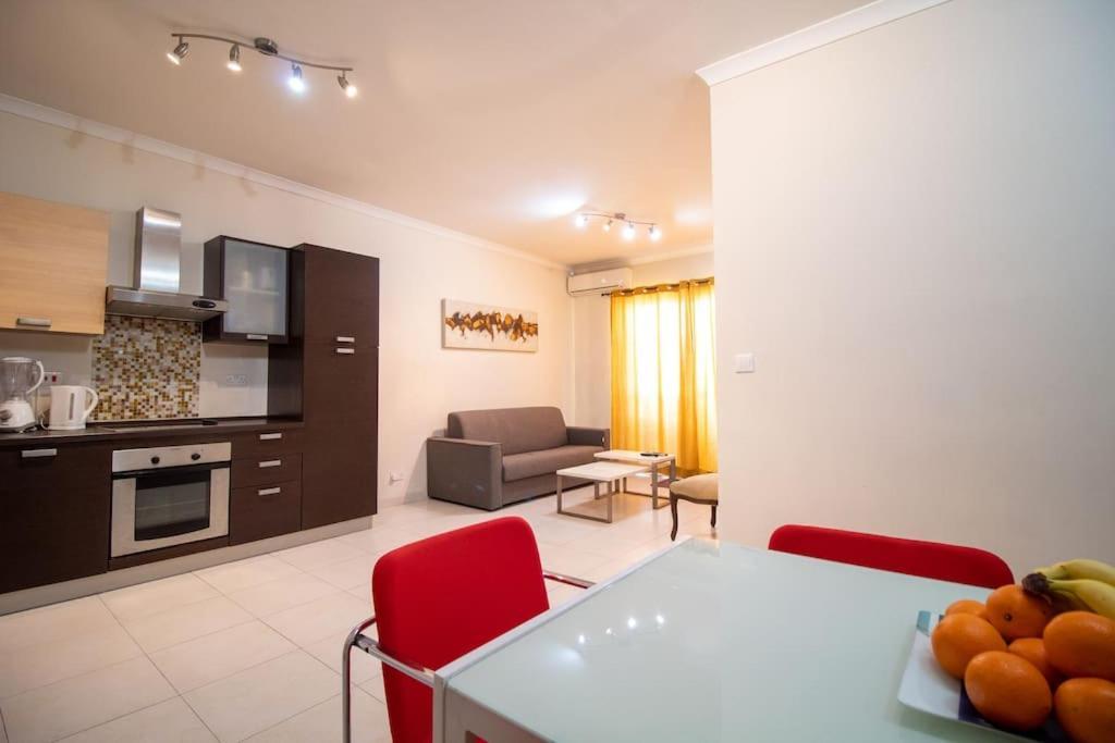 Modern Apt In The Heart Of Maltese Nightlife Saint Julian's Exterior foto