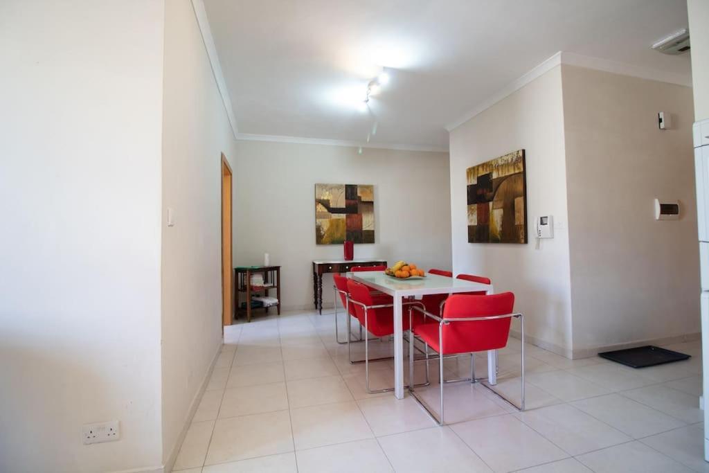 Modern Apt In The Heart Of Maltese Nightlife Saint Julian's Exterior foto