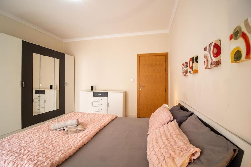 Modern Apt In The Heart Of Maltese Nightlife Saint Julian's Exterior foto